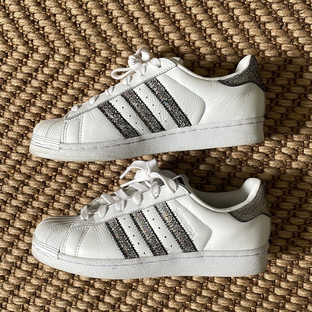 LAST CHANCE Adidas Superstars, size 5.5 - Picture 4 of 6